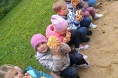 Dzieci-z-zeroweczki-na-wycieczce-w-wiosce-indianskiej-13