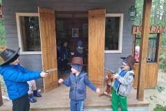 Dzieci-z-zeroweczki-na-wycieczce-w-wiosce-indianskiej-6