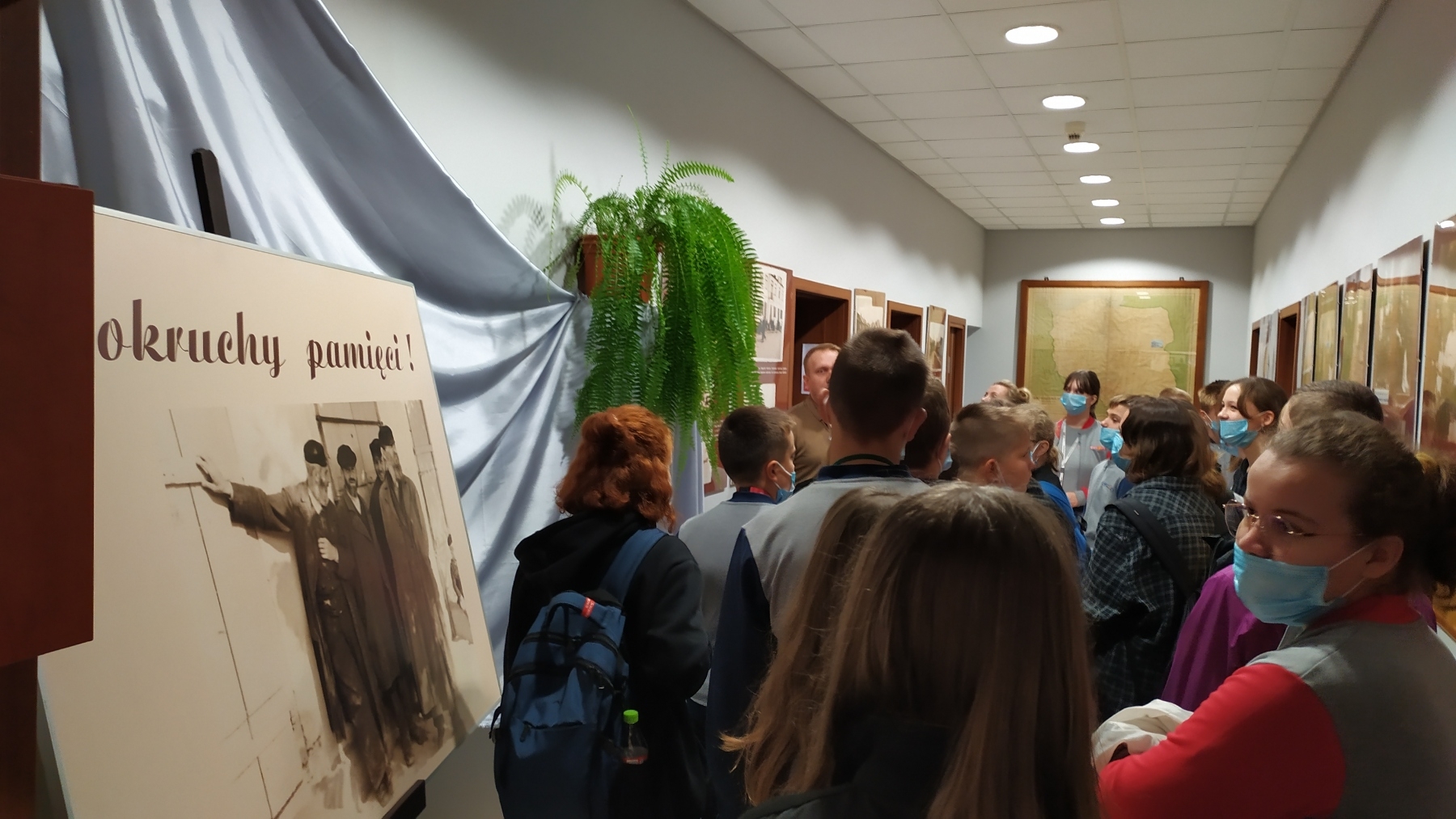Klasy-7d-i-8a-w-Bibliotece-Miejskiej-15