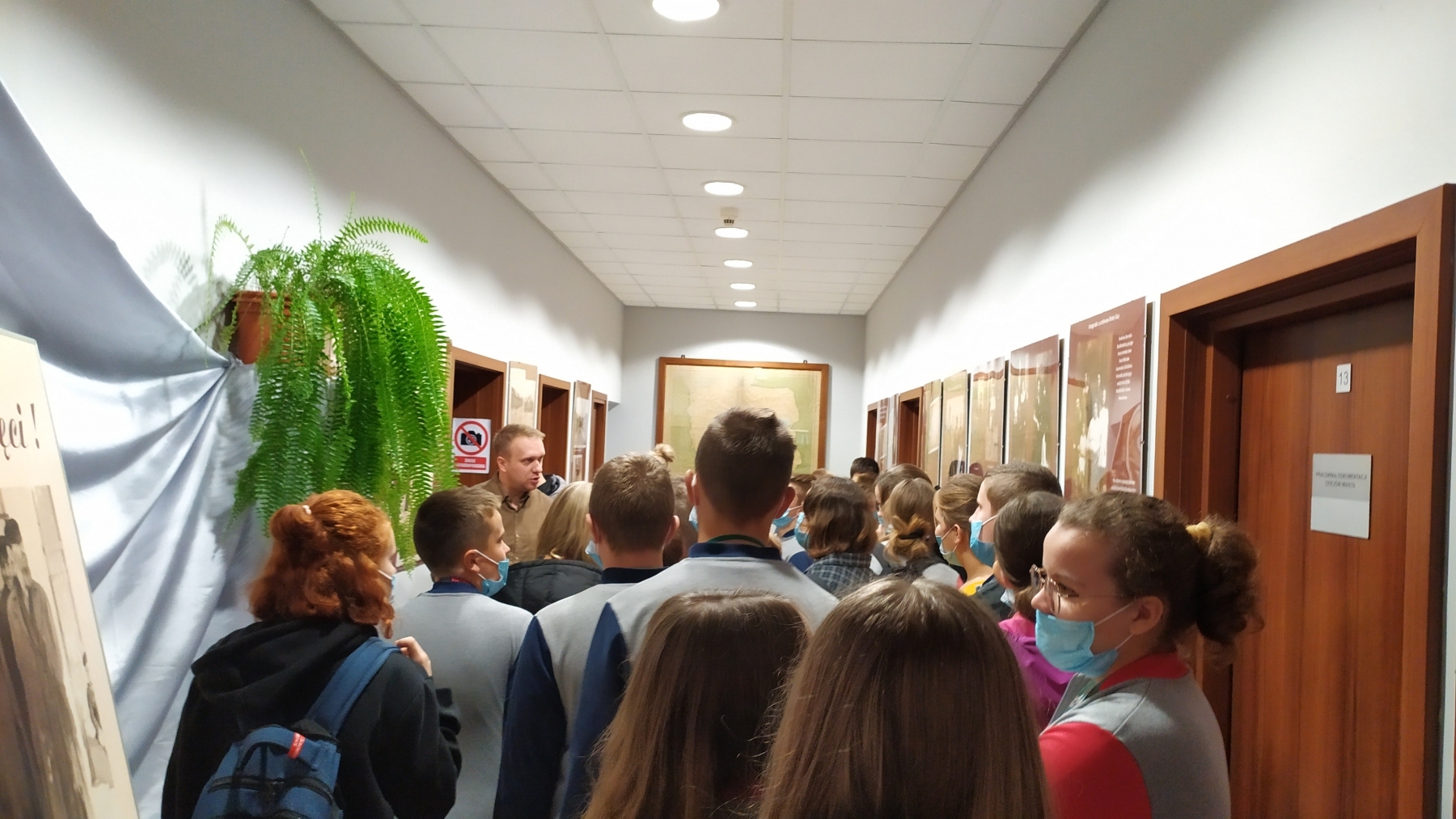 Klasy-7d-i-8a-w-Bibliotece-Miejskiej-16