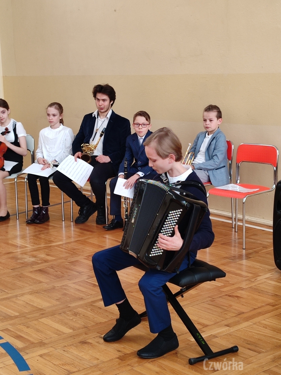 Lekcja-muzyczna-w-wykonaniu-uczniow-Szkoly-Muzycznej-13