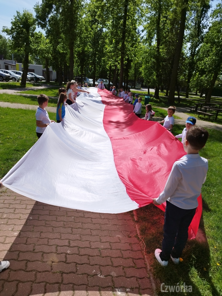 Majowe-Swieta-zajecia-patriotyczne-w-swietlicy-1