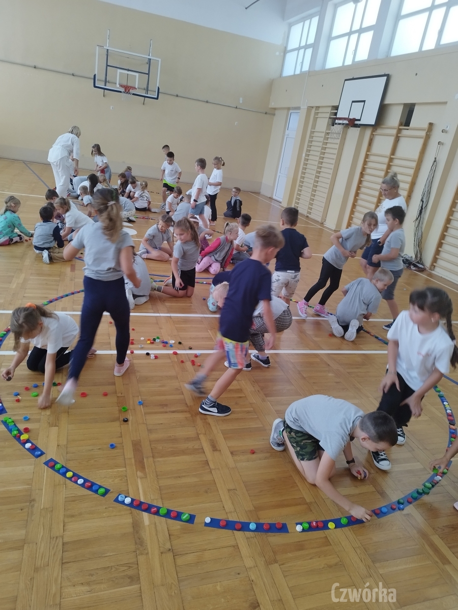 Miedzynarodowy-Dzien-Kropki-w-swietlicy-szkolnej16