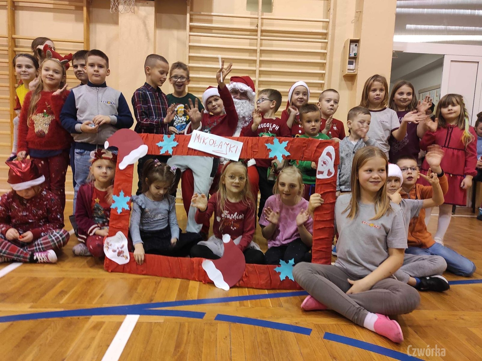 Mikolajki-na-sportowo-w-swietlicy-szkolnej-1
