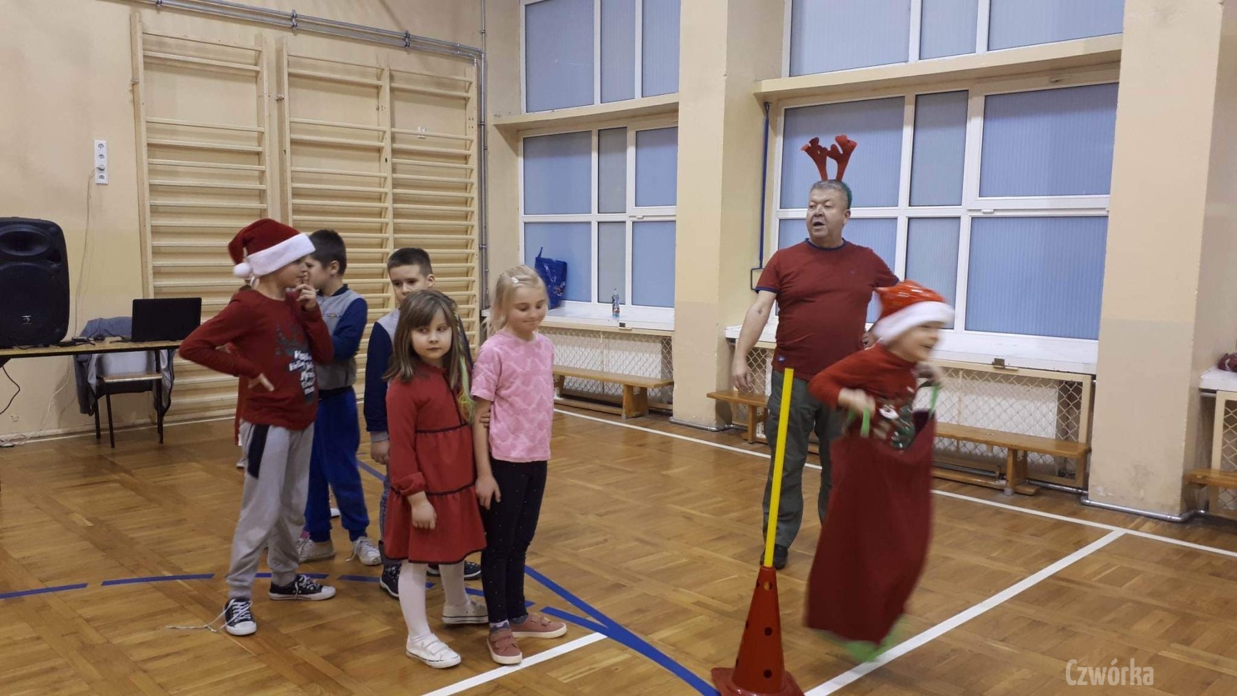 Mikolajki-na-sportowo-w-swietlicy-szkolnej-10