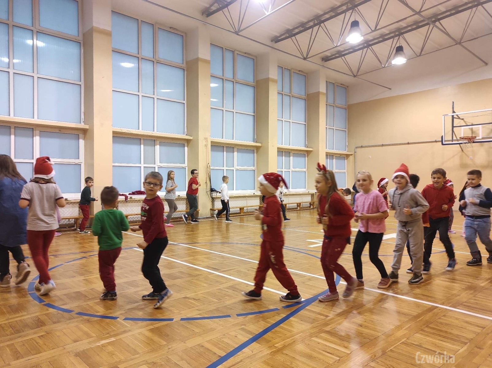 Mikolajki-na-sportowo-w-swietlicy-szkolnej-18