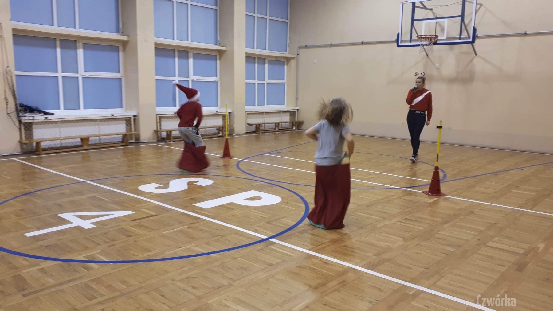 Mikolajki-na-sportowo-w-swietlicy-szkolnej-32