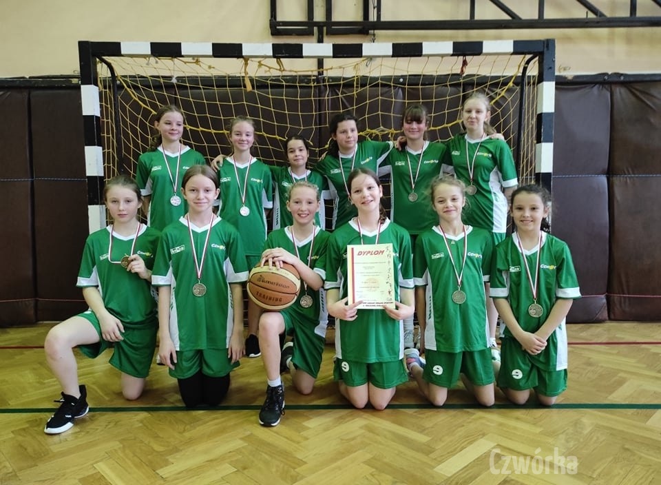Powiatowe-IMSz-w-mini-koszykowce-dziewczat-1