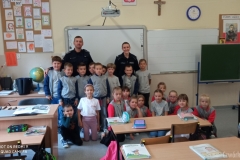 Spotkanie klas pierwszych z policją 