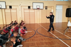 Spotkanie uczniów klas 2 i 3 z policją i pracownikami sanepidu