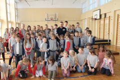 Spotkanie-uczniow-klas-I-–-III-z-policjantem-8