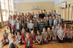 Spotkanie-uczniow-klas-I-–-III-z-policjantem-9
