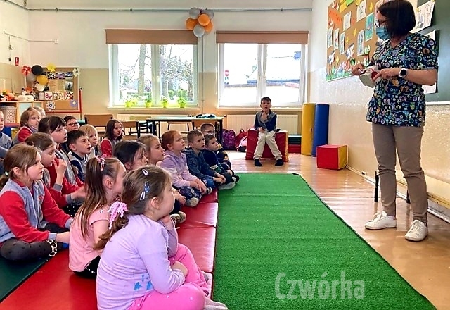 Spotkanie-z-Pania-stomatolog-w-swietlicy-szkolnej-4