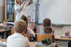 Spotkanie-ze-stomatologiem-w-klasie-2-b-2