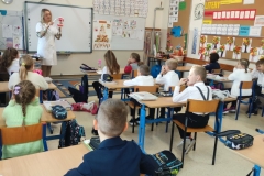 Spotkanie-ze-stomatologiem-w-klasie-2-b-3