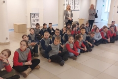 Uczniowie klas trzecich poznają swoje miasto