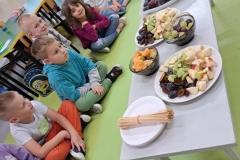 Uczymy-sie-zdrowo-odzywiac-podczas-zajec-kulinarnych-10