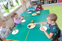 Uczymy-sie-zdrowo-odzywiac-podczas-zajec-kulinarnych-2