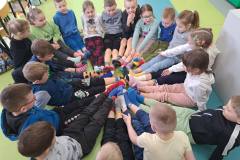 W-zerowce-krolowaly-kolorowe-skarpetki-1