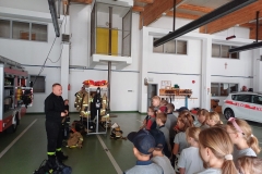 WIZYTA KLAS II W STRAŻY POŻARNEJ