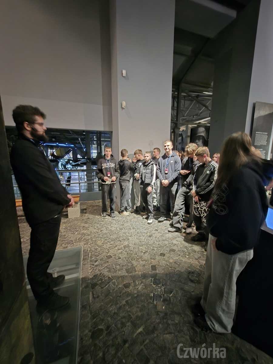 Wycieczka-klas-osmych-do-Warszawy-–-sladami-historii-19