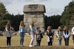 Wycieczka-klas-siodmych-do-Treblinki-37
