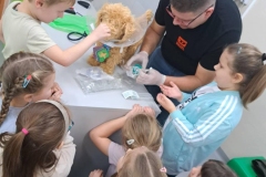 Zerowka-poznaje-prace-weterynarza-7