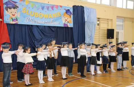 Pasowanie uczniów klas pierwszych