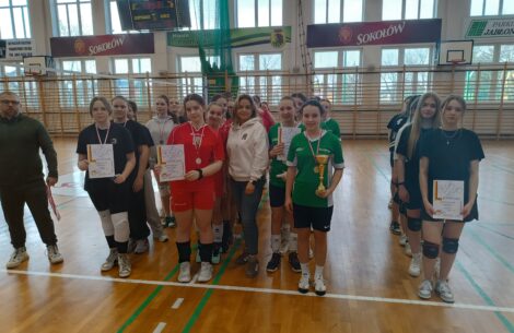 Rozgrywki miejskie w piłkę siatkową dziewcząt i chłopców